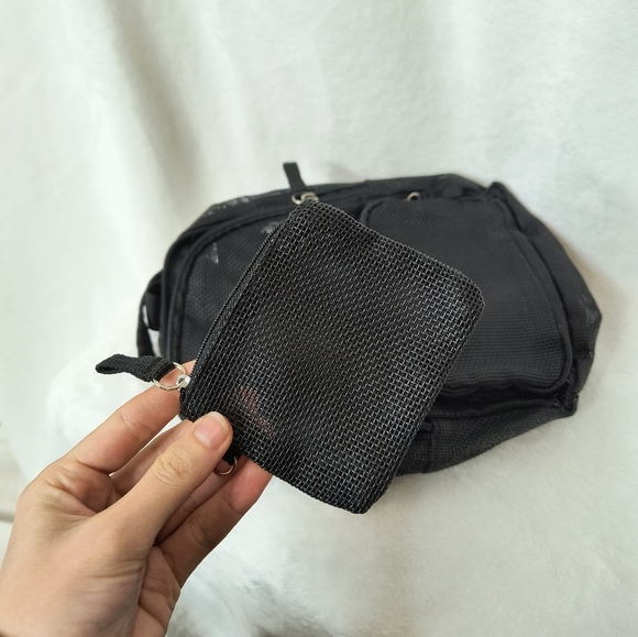 Mesh Backpack - Picture 3 of 5